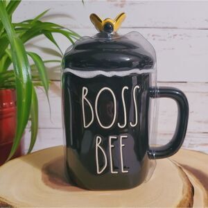 Rae Dunn Boss Bee Figural lidded coffee mug